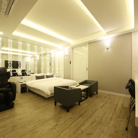 Premium Ava Hotel