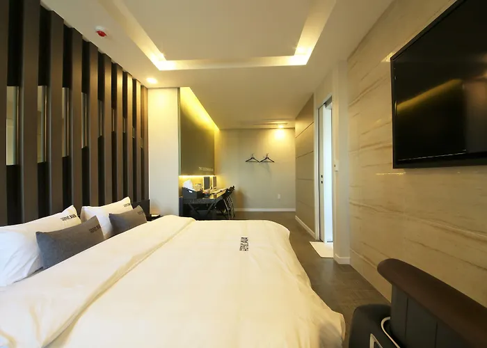 Premium Ava Hotel
