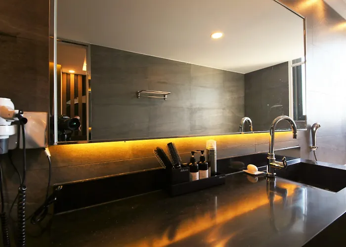Hotel Premium Ava 2*