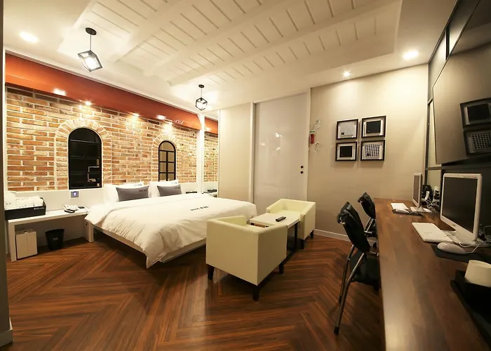 Premium Ava Hotel